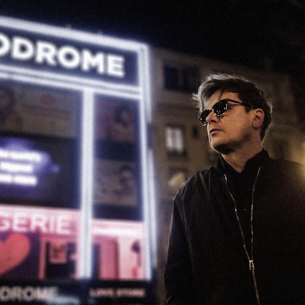 Dynamic cover art