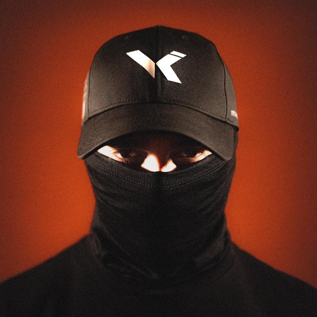 Dynamic cover art