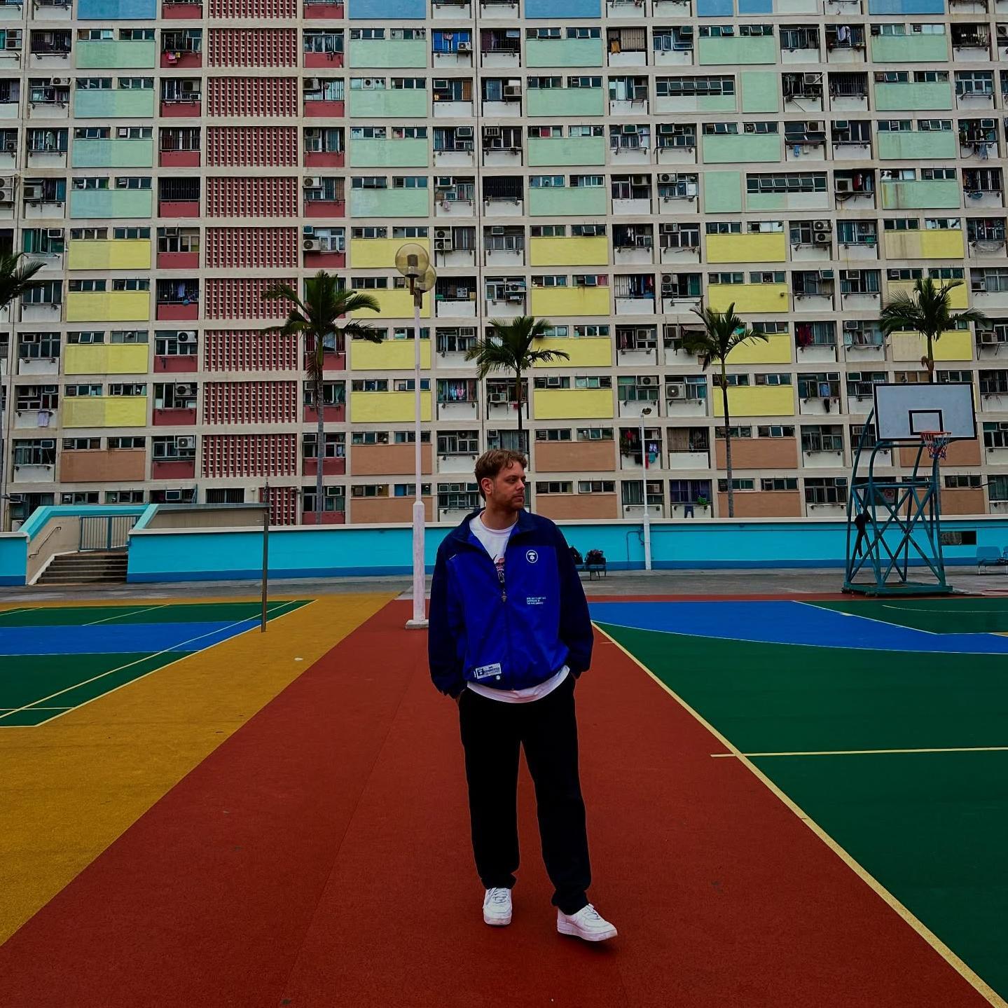 Dynamic cover art