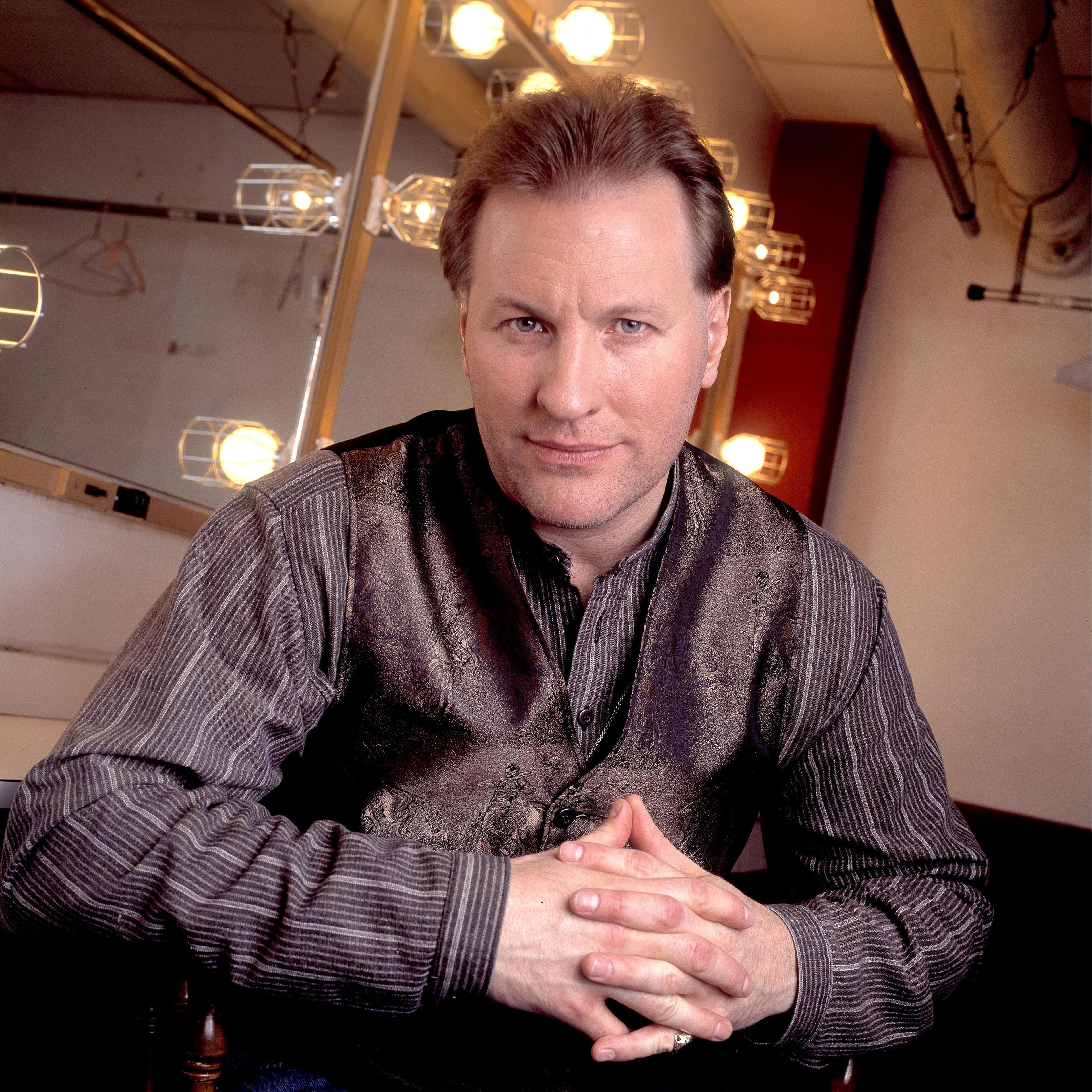 Artist chip image
