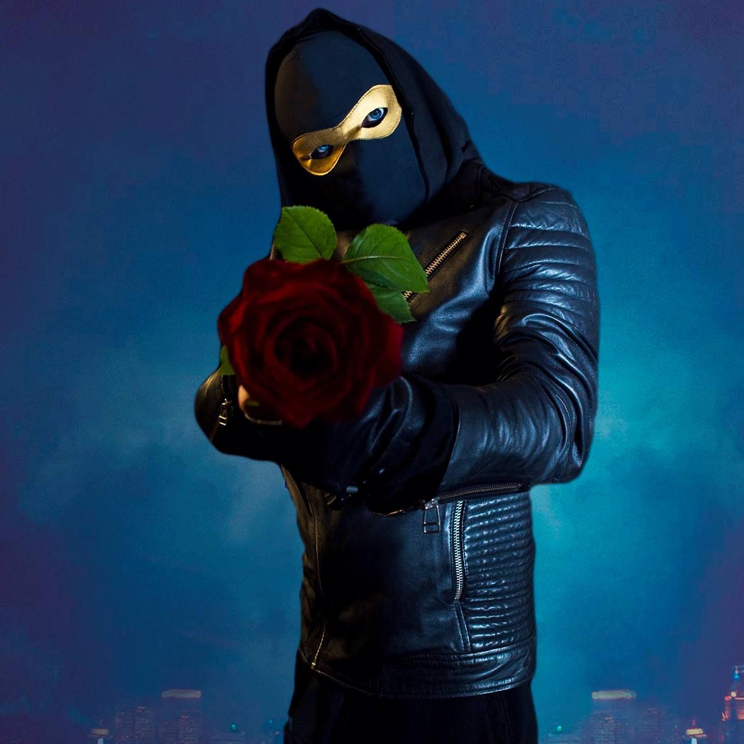 Dynamic cover art