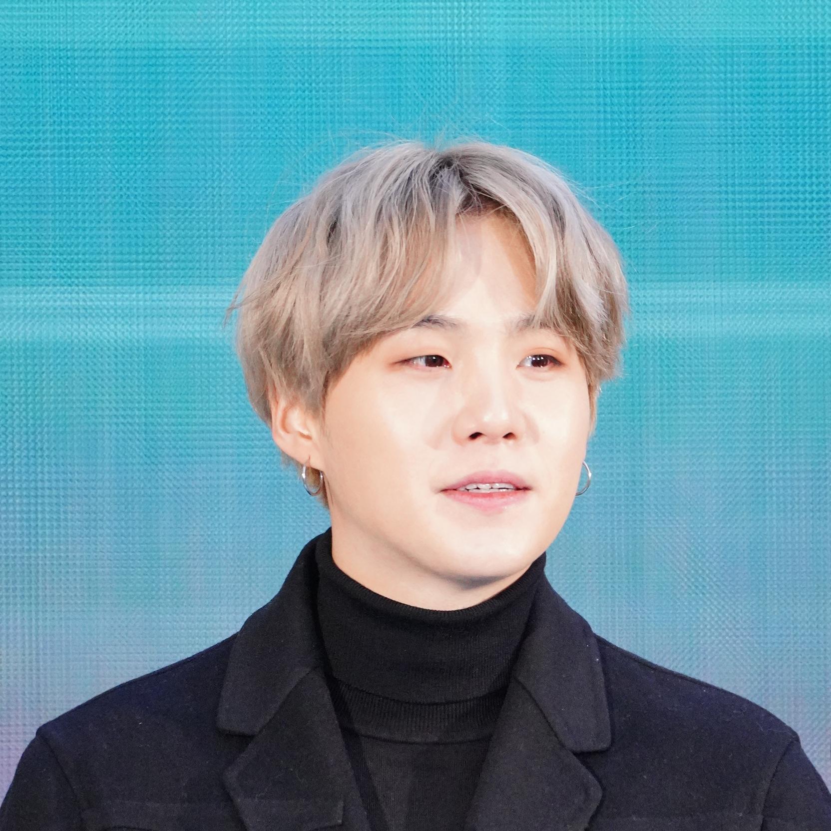 슈가 (Suga)