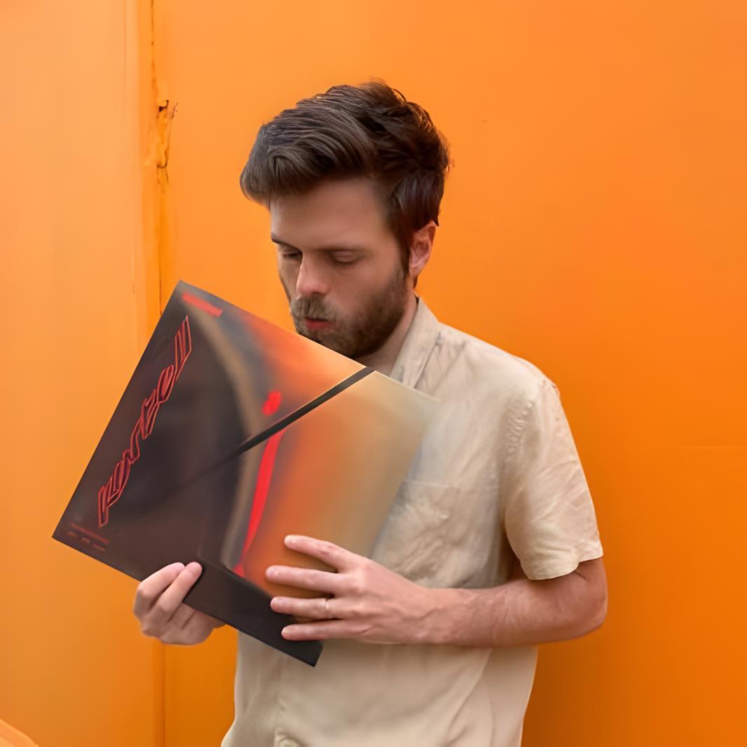 Artist chip image