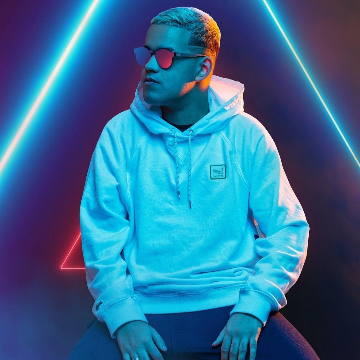 Dynamic cover art