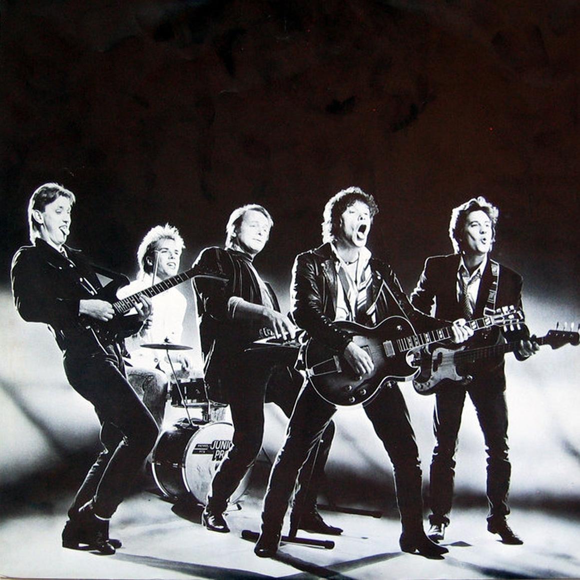 Dynamic cover art