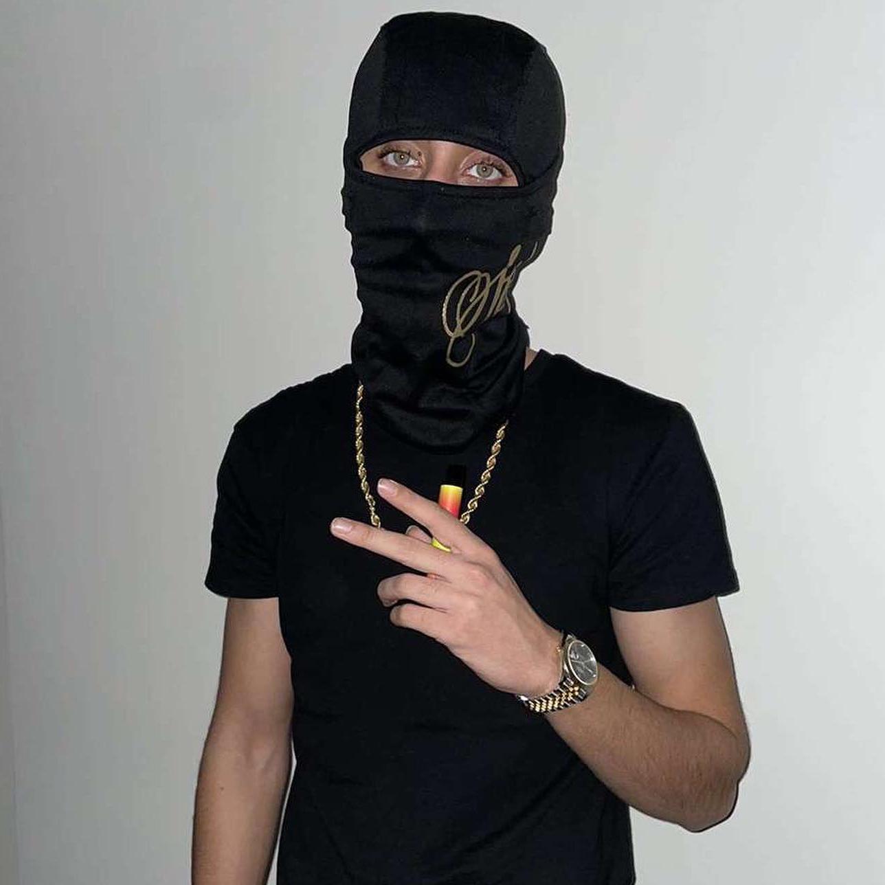 Dynamic cover art