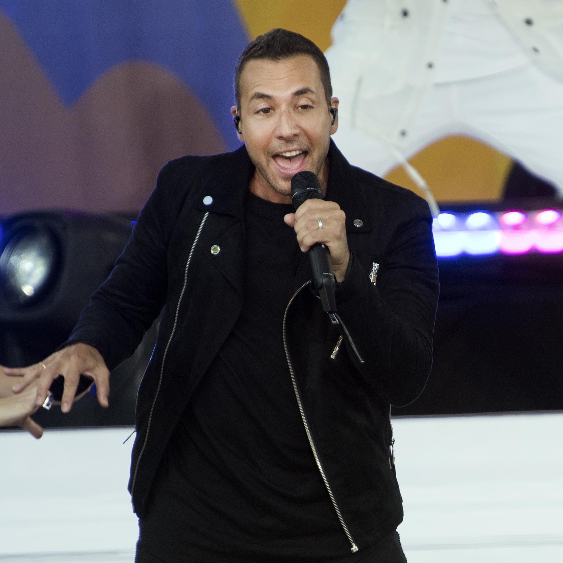 Howie D
