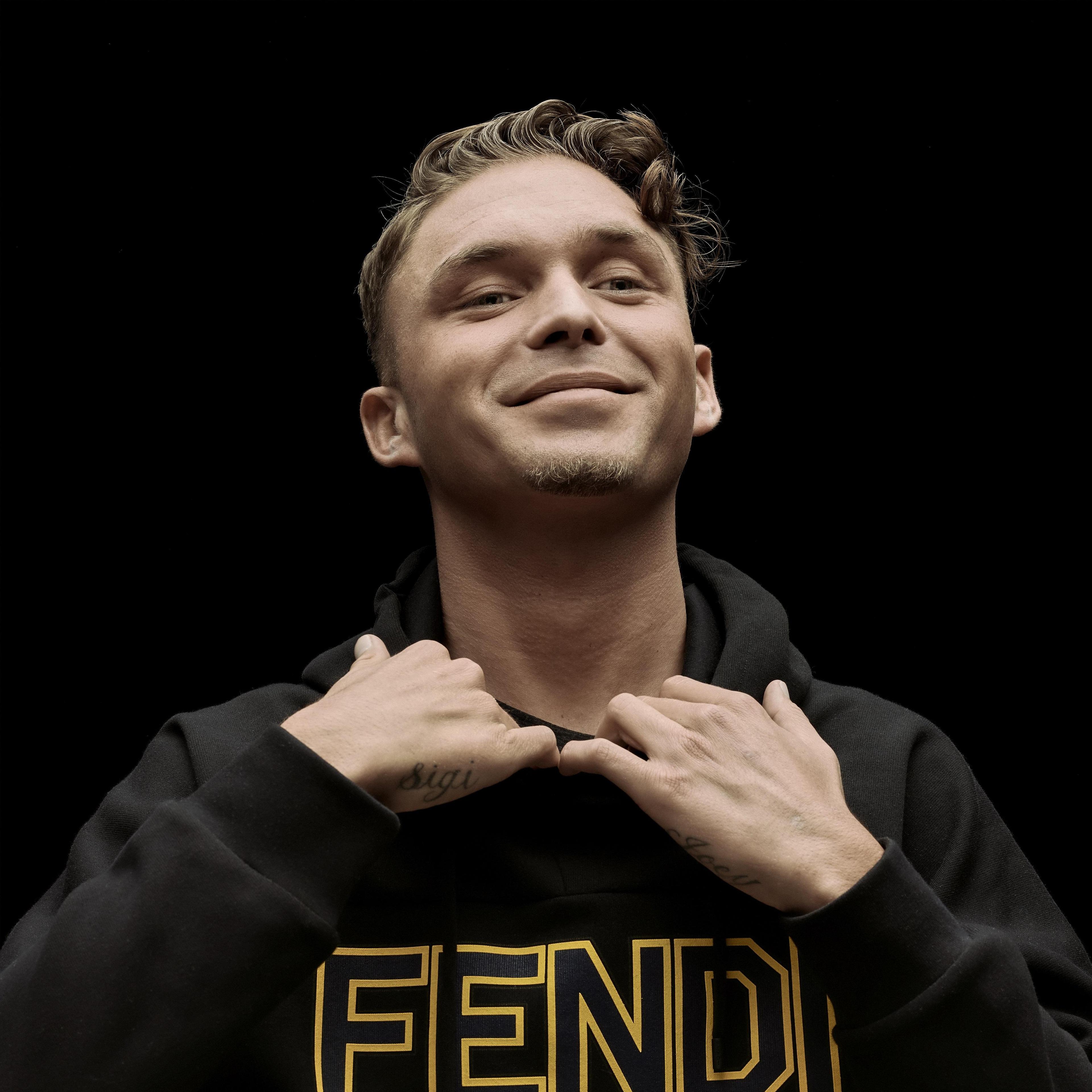 Artist chip image